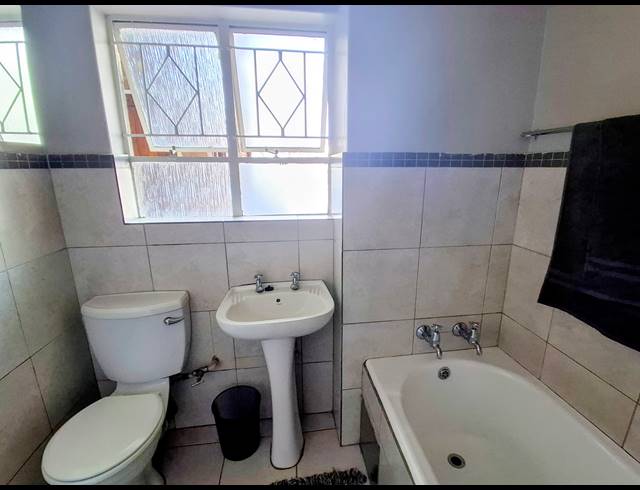 1 BEDROOM APARTMENT FOR SALE IN WINDSOR EAST